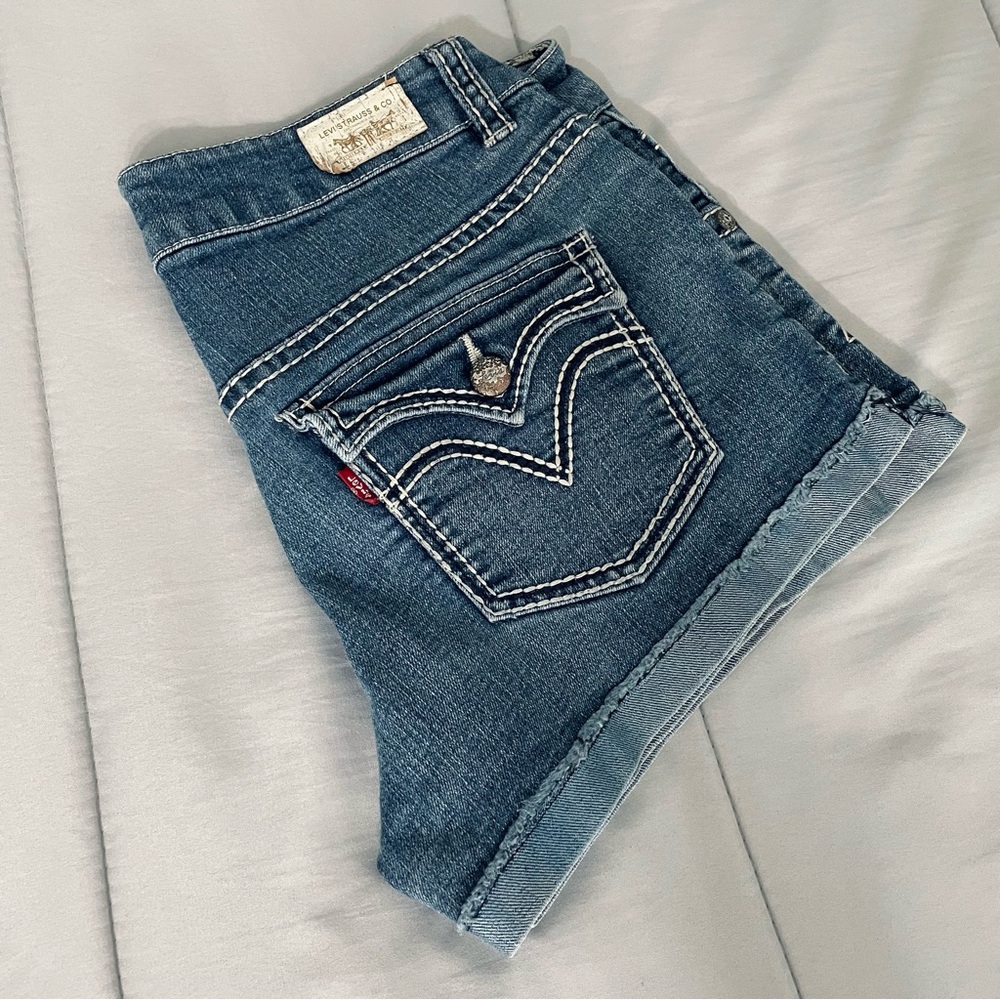 LEVIS Shorts Medium Wash
